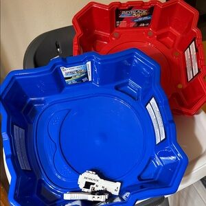 Beyblade Burst Arenas - Red and Blue